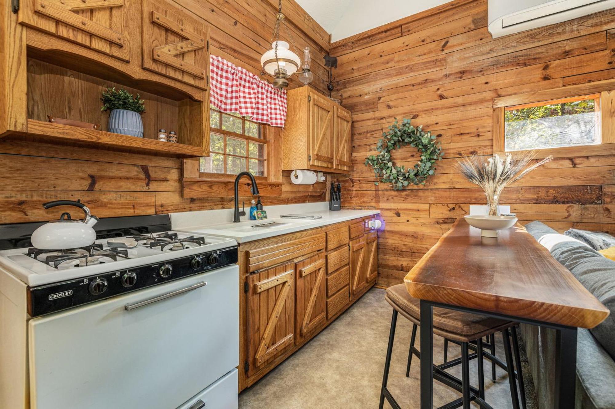 Camp Allswell - Cozy Loft Cabin Getaway - Fireplace Vila Eureka Springs Exterior foto